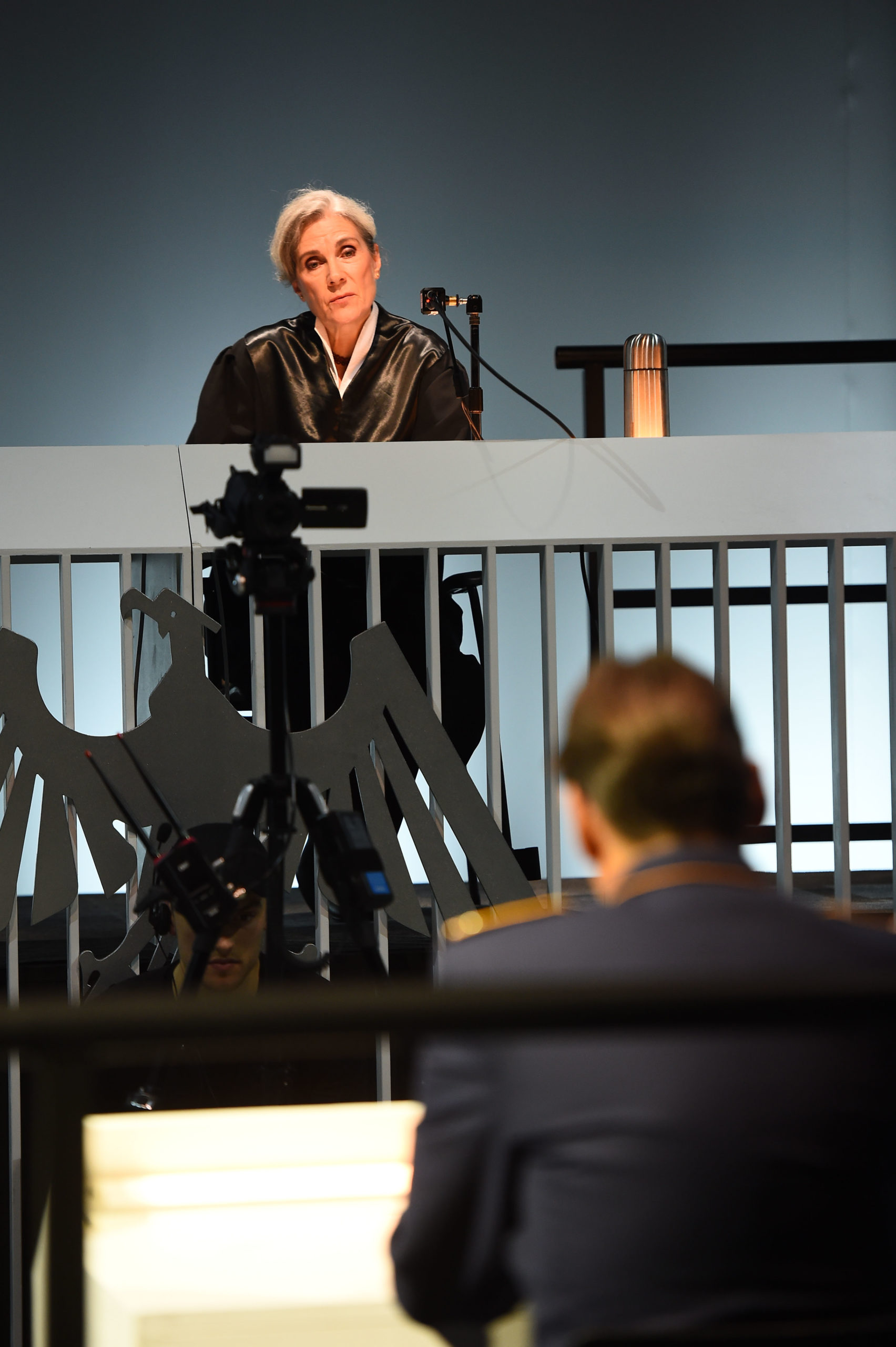 Terror Von Ferdinand Von Schirach TERROR von Ferdinand von Schirach: Die Grundlage des Urteils | Blog des